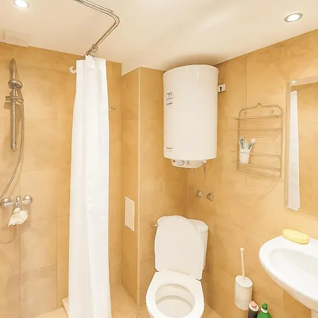 Lovely Nest With Glass Veranda