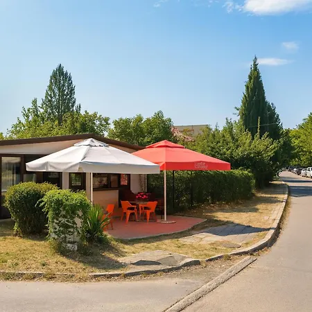 Lovely Nest With Glass Veranda Warna