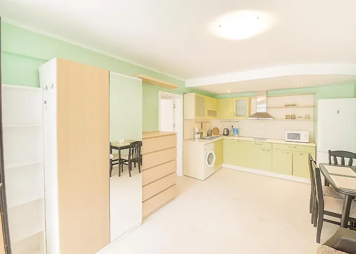 Lovely Nest With Glass Veranda Apartament *