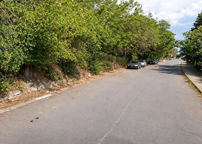 Lovely Nest With Glass Veranda Apartament