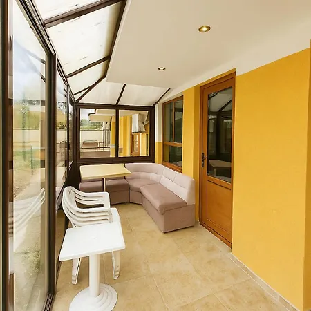 شقة Lovely Nest With Glass Veranda فارنا