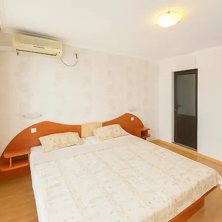 Lovely Nest With Glass Veranda Apartamento *