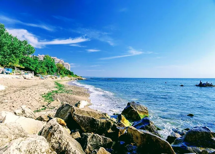 Lovely Nest With Glass Veranda Apartment