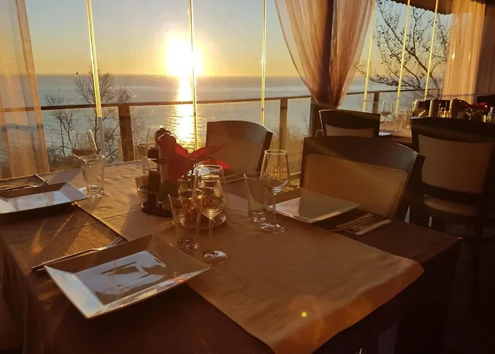 Lovely Nest With Glass Veranda Apartment